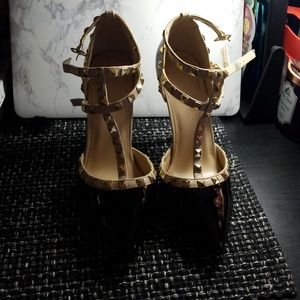 🚫SOLD🚫Studded heels